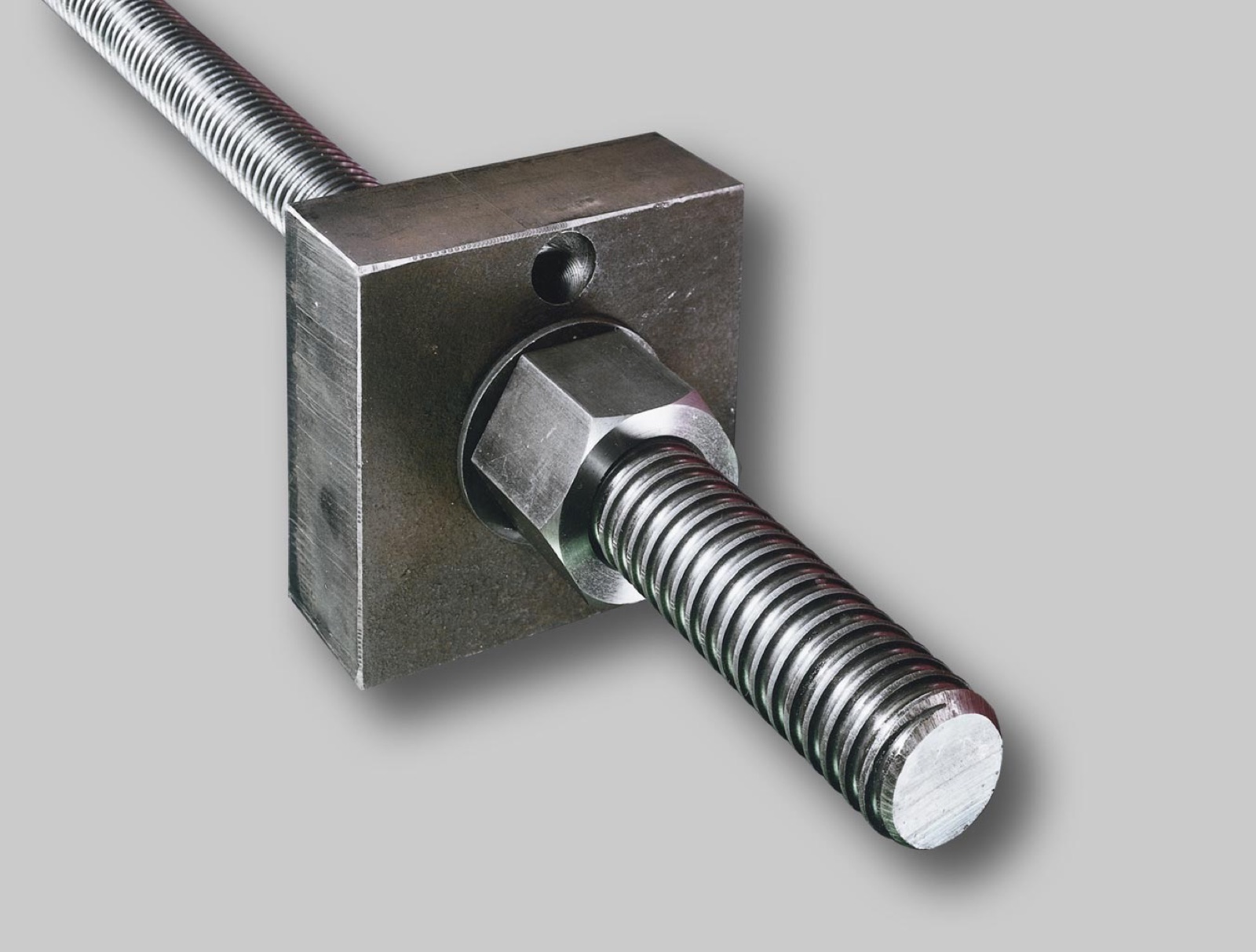 Macalloy 1030 ir S1030 įtempimo strypai